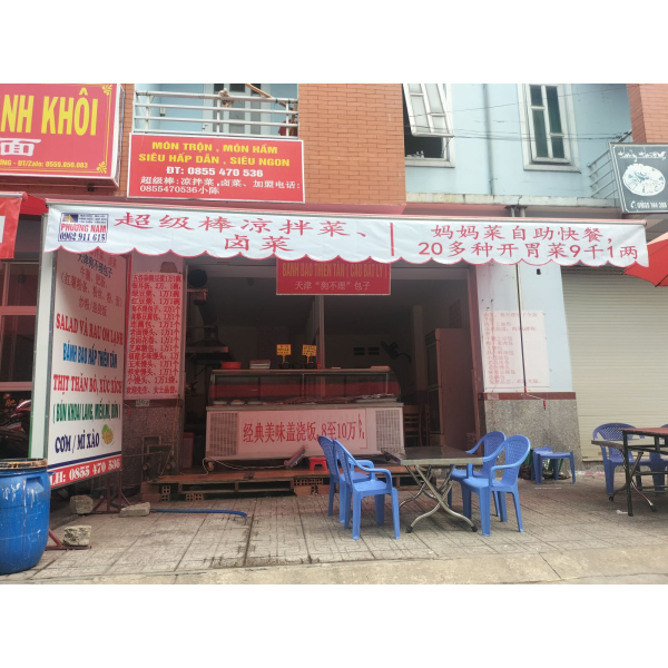 Mái xếp Phương Nam đã thi công bàn giao mái hiên cho quán ăn Tại Uyên Hưng TP Tân Uyên Bình Dương