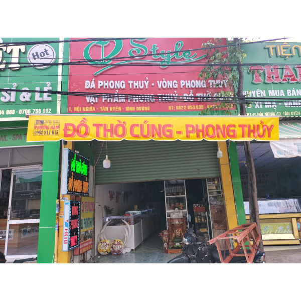 Mái xếp Phương Nam đã thi công bàn giao mái hiên di đông giá rẻ cho tiệm cho đồ cúng phong thủy tại KP1 Hội Nghĩa Thành Phố Tân Uyên Bình Dương