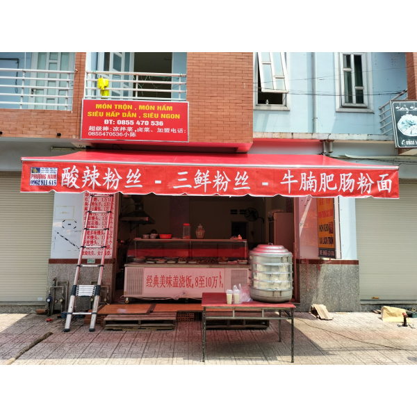 Mái xếp Phương Nam đã thi công bàn giao mái hiên di động cho quán ăn Trung Quốc tại KDC Hoàng Mai Tân Uyên Bình Dương