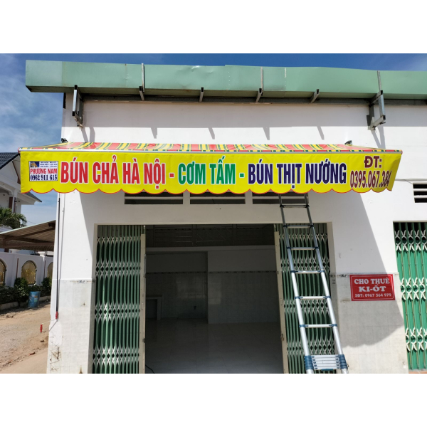 Mái xếp Phương Nam đã thi công bàn mái hiên giá rẻ cho quán ăn tại KP5 Hội Nghĩa Tân Uyên Bình Dương